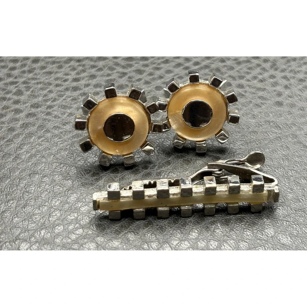Vintage Swank Cog Sunburst Honey Color Inlay Silver Tone Cufflinks Tie Clip Set